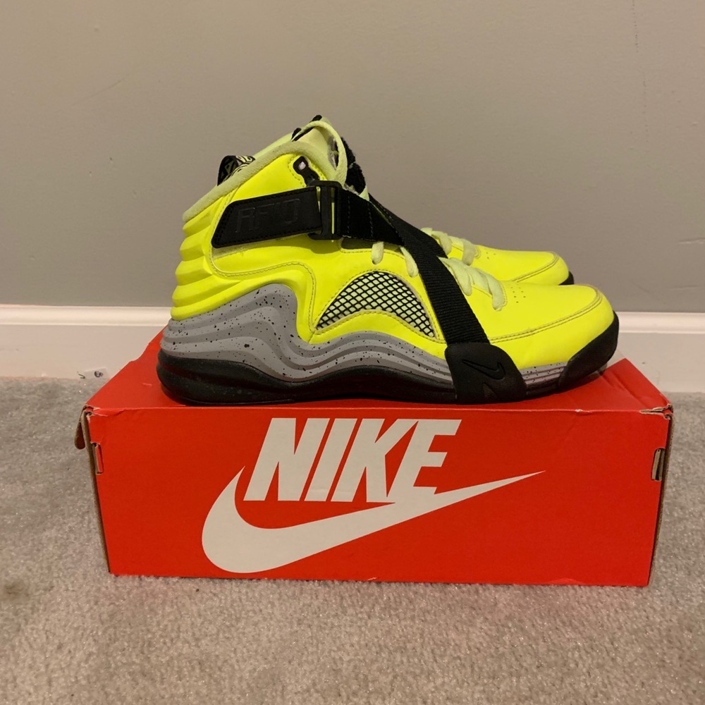 Nike Raid